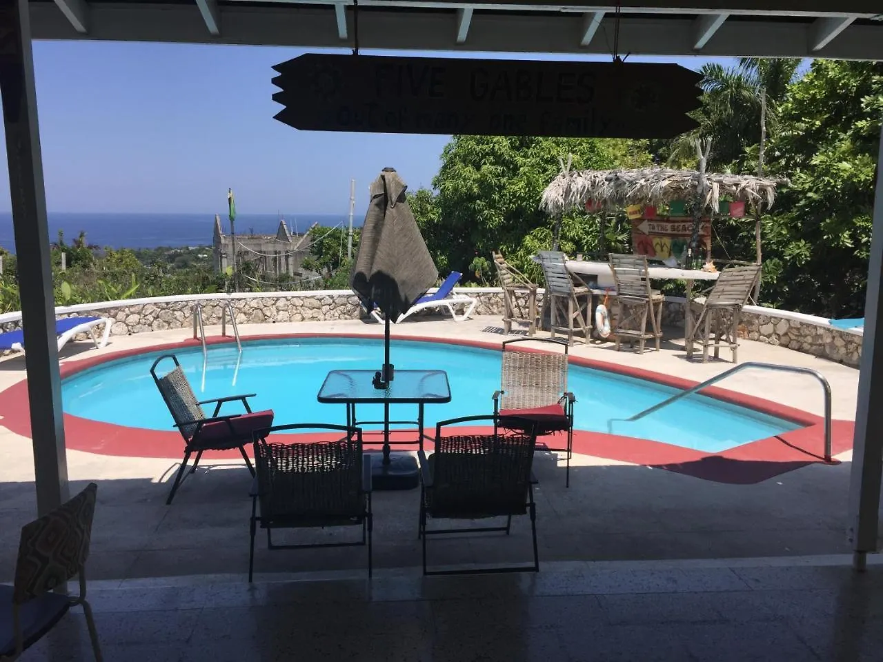 Five Gables Hostel Μοντέγκο Μπέυ
